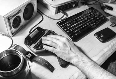 始祖鸟母公司发布上市后首份财报，麦当劳冠名法甲