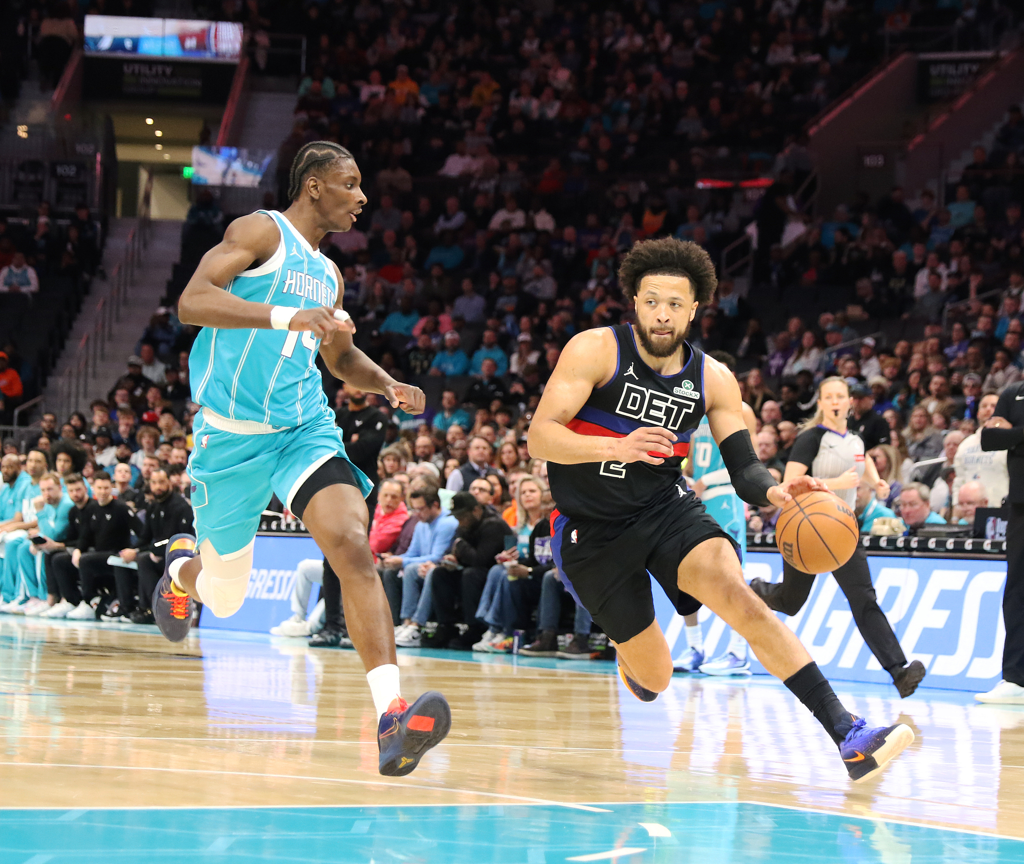 开云体育-坎宁安33+9+7米勒24分 活塞客场力克黄蜂